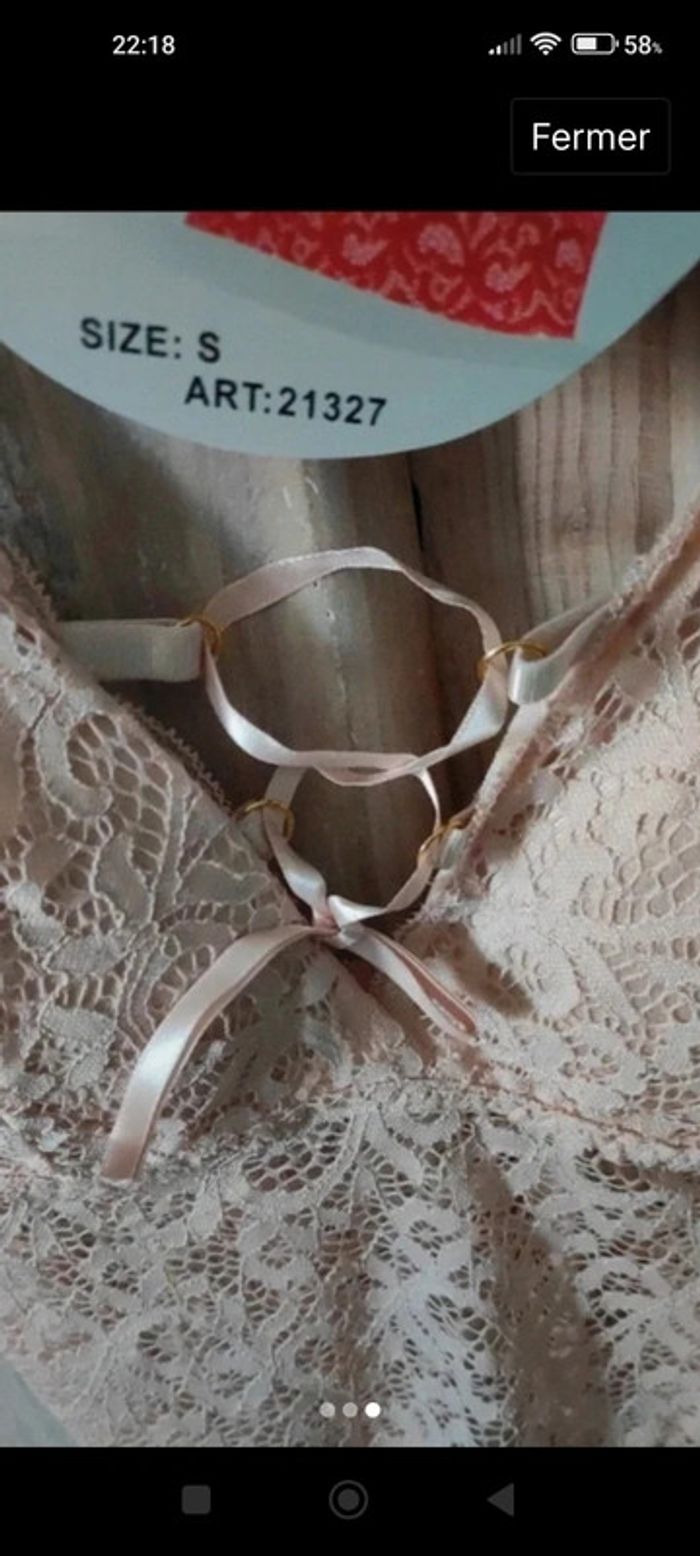 Croc top dentelle rose clair taille s - photo numéro 2