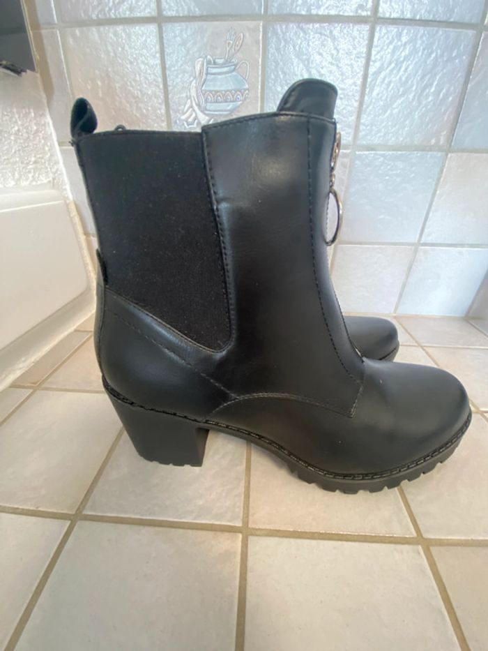 Bottines neuves noires avec tirette 40 - photo numéro 5