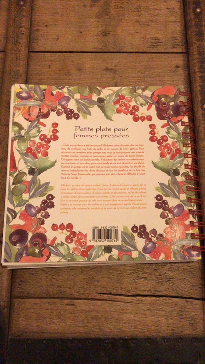 Livre de recettes « petits plats pour femmes pressées » - photo numéro 2