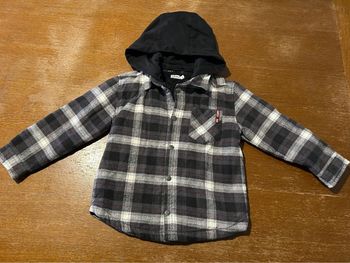 Chemise polaire à capuche