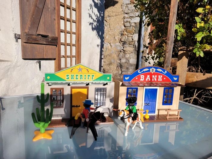 Playmobil 4398 Coffret de CowBoy Transportable , 2 en 1, sherif et banque - photo numéro 10