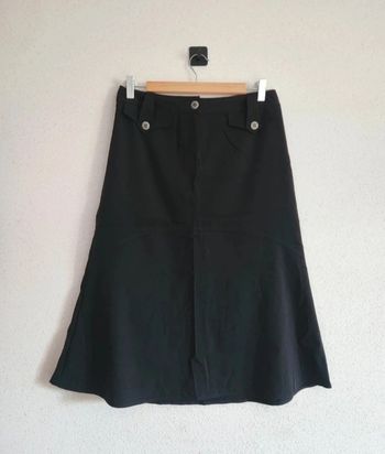 Jupe mi-longue noire – Taille 40 – Fluide et élégante