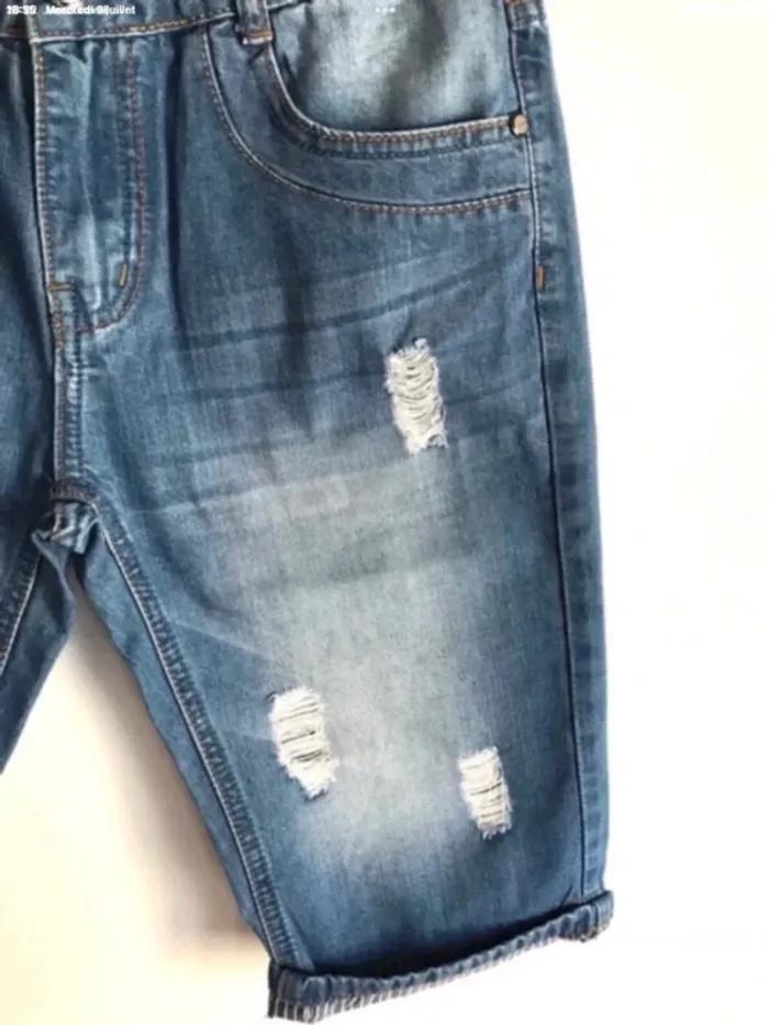 Bermuda homme en jean très léger effet troués taille 38 - photo numéro 8