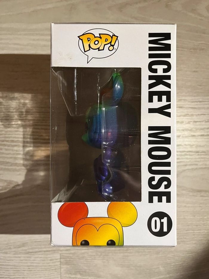 Funko Pop Mickey Mouse rainbow - photo numéro 2