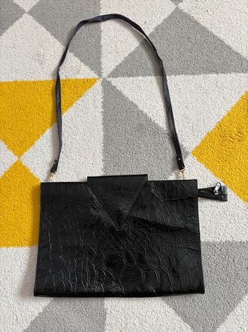 Sac en bandoulière en cuir synthétique noir vintage