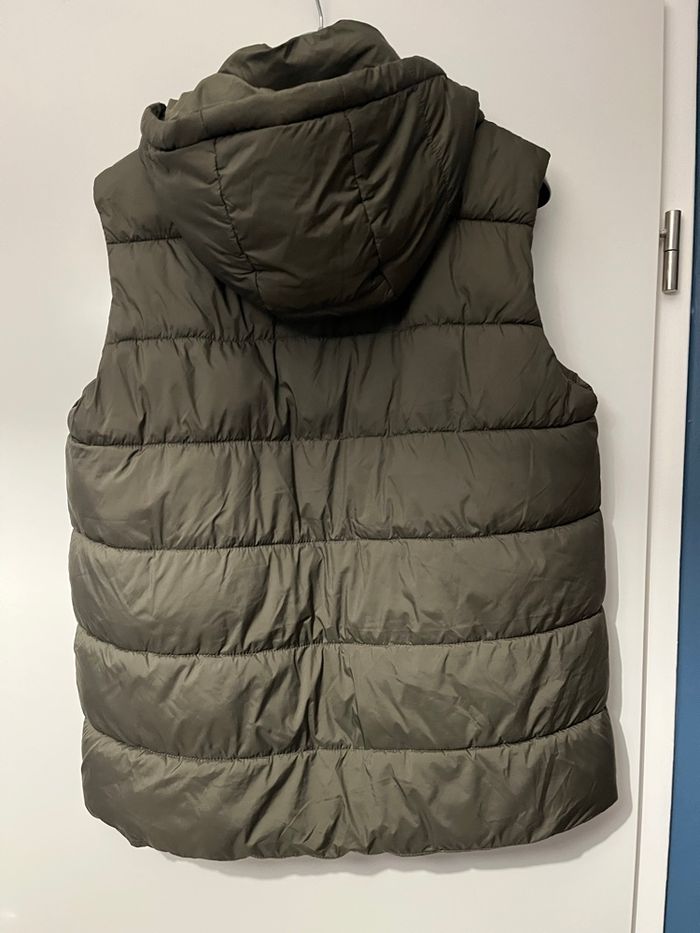 Doudoune légère  capuche ZARA sans manches - photo numéro 2