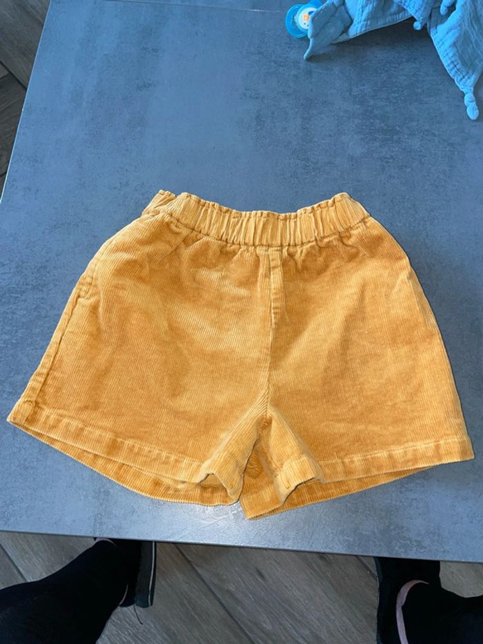 Short tape à l’œil