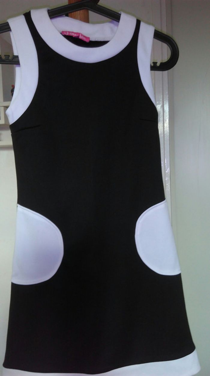 Robe sans manche ni poche