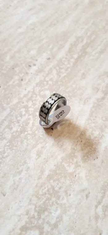 Bague homme/femme acier inoxydable motif carbone - Taille 18 - Argent - Neuf sans étiquette