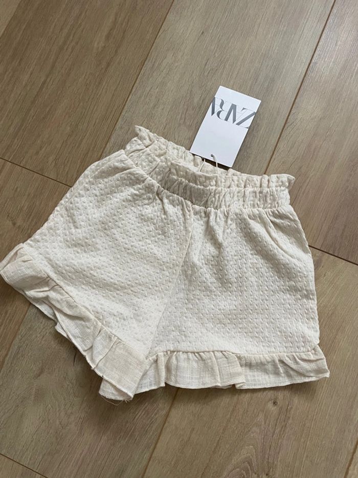 Short Zara 18 24 mois neuf dentelle