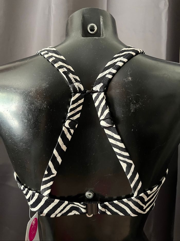 Haut Maillot de bain zébré de marque Freya  taille FR en 90H . - photo numéro 6