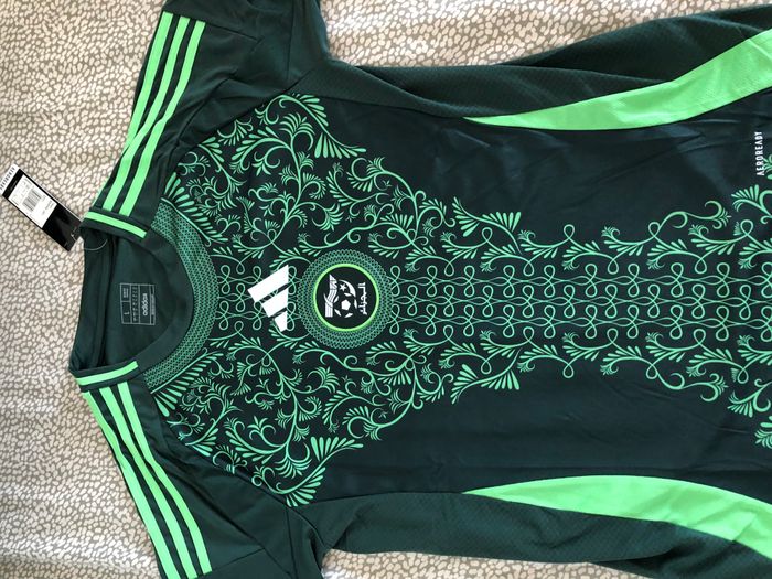 Maillot Équipe d'Algérie de football Adidas taille L – Neuf avec étiquette - photo numéro 2