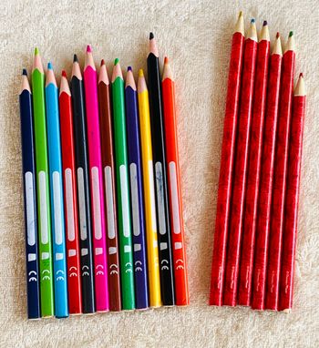 Lot 12 crayons de couleur triangulaires + 6 crayons Cars Disney