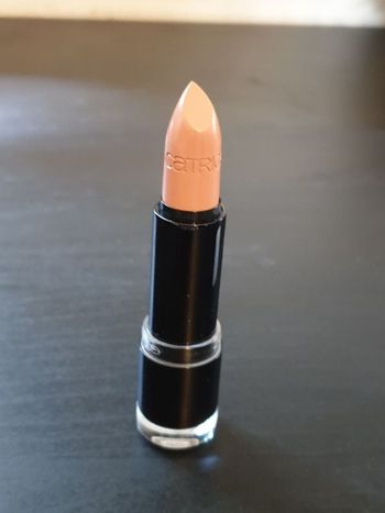 Rouge à lèvres Catrice introuvable "Ultimate colour" 010"