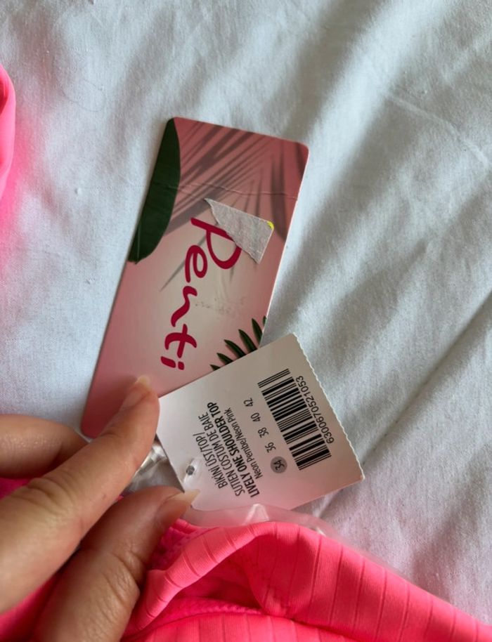 Haut de maillot de bain asymétrique bandeau bretelle rose fushia penti taille XS/34 neuf - photo numéro 2