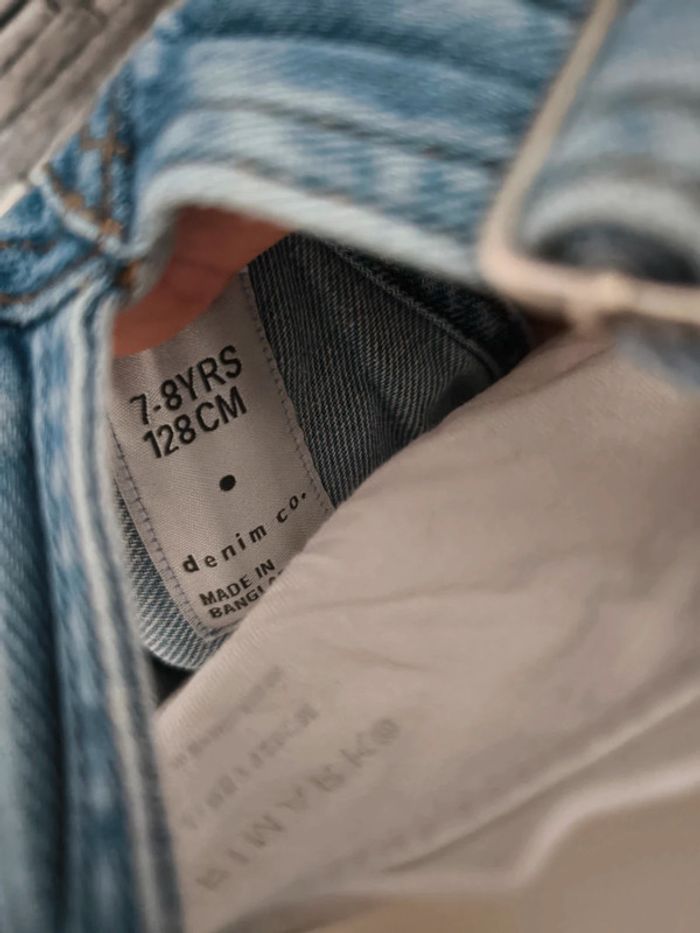 🩵 Superbe ensemble 2 pièces salopette + t-shirt Primark 7-8 ans 🩵 - photo numéro 5
