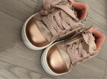 Chaussure fille taille 20 neuve orchestra