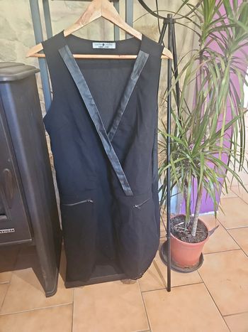 Robe noir cache cache