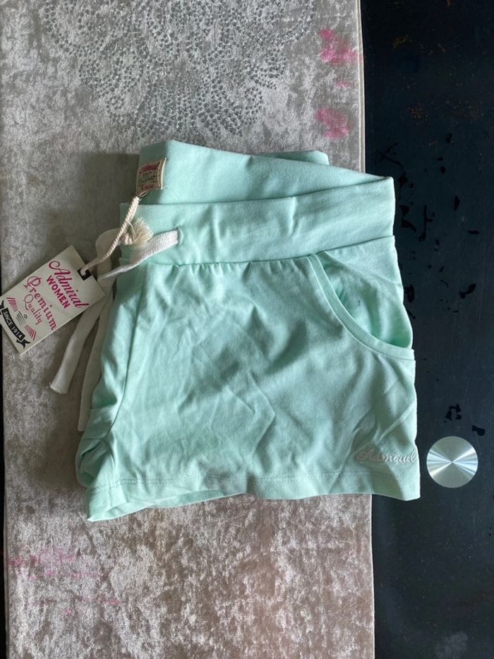 Short taille XL neuf - photo numéro 4