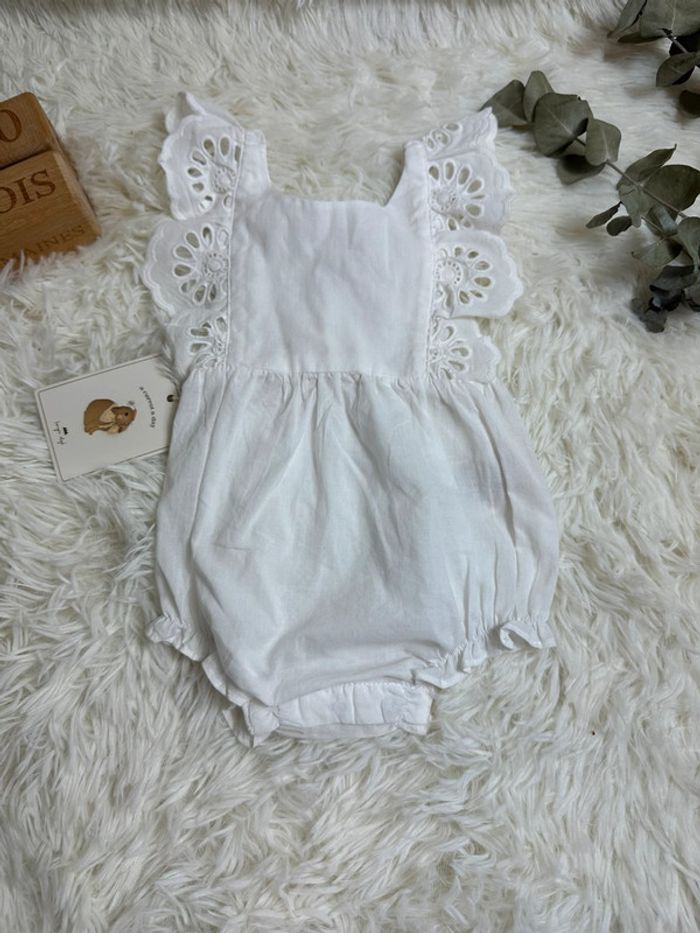 Barboteuse blanche et dentelle Konges Slojd taille 0-1 mois - photo numéro 3