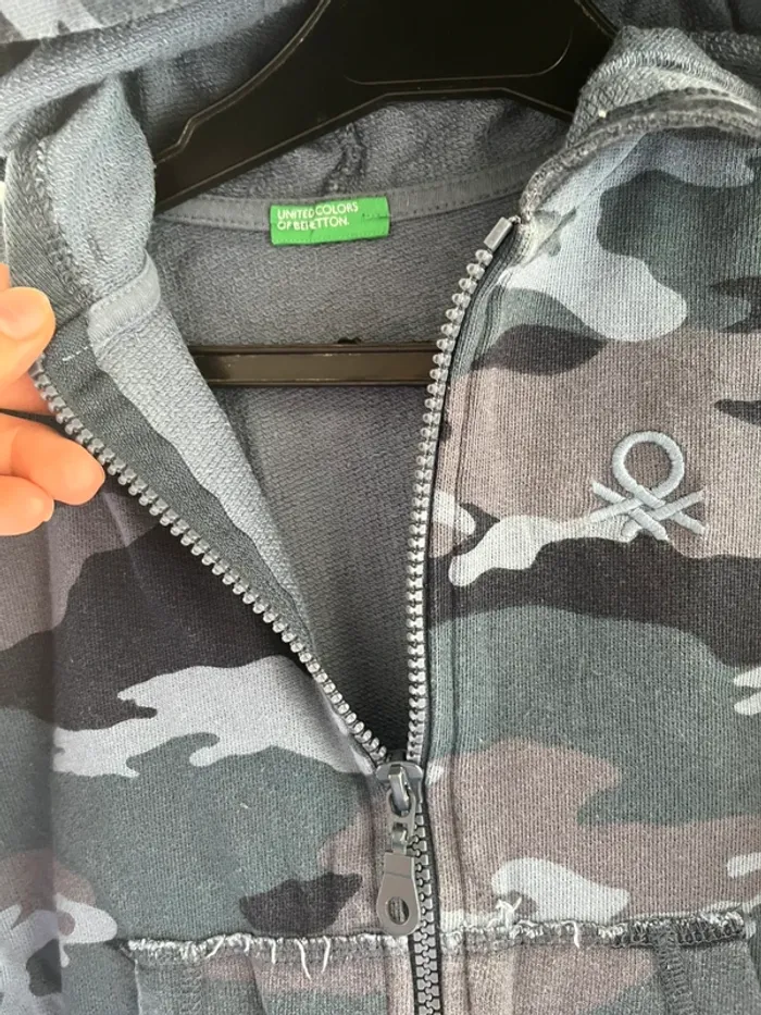 Veste camouflage Benetton taille 4/5 ans 💫 - photo numéro 2