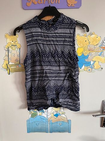 Haut sans manches bleu marine et blanc à motifs, taille 34, marque Jennyfer.