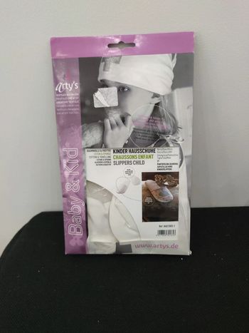 Je customise mes chaussons taille 27 neuf