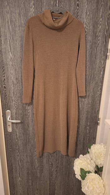 Robe longue en maille rayé marron col roulé