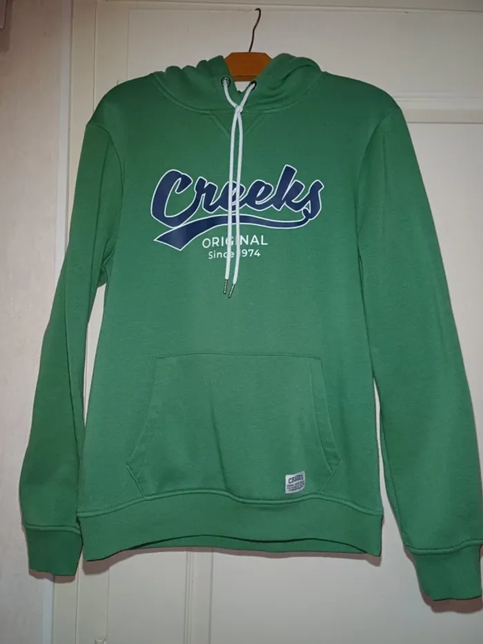 Pulls a capuche  Greeks