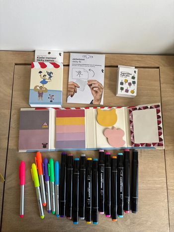 Lot fournitures de bureau - papeterie