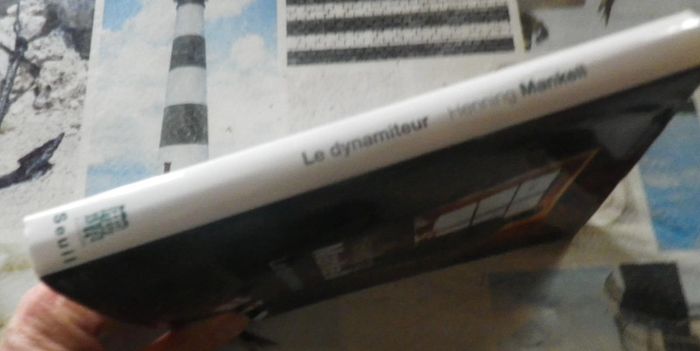 Le dynamiteur de Henning Mankell Ed. Seuil - photo numéro 4