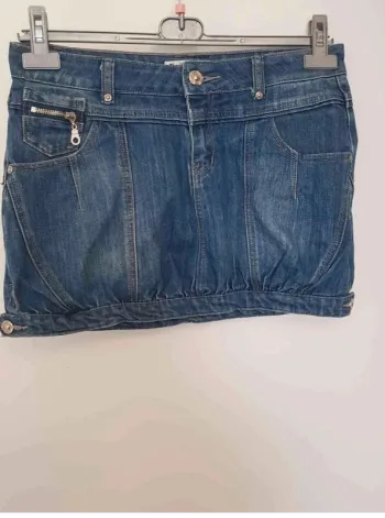 Jupe courte en  jean  taille 42