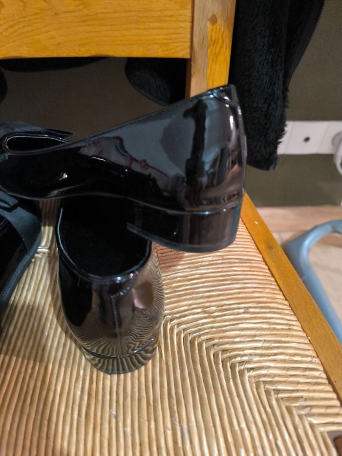 Vend robe et chaussures - photo numéro 4