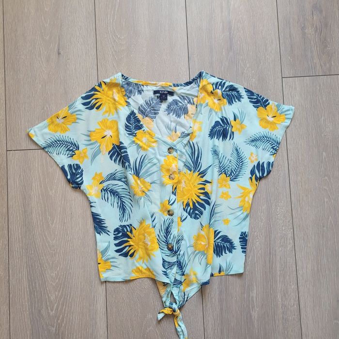 Maillot fluide bleu à fleur. Fille 10 ans. Marque Kiabi