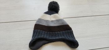 Bonnet rayé à pompon