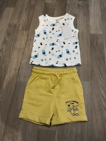 Ensemble short plus tee shirt orchestra taille 12 mois