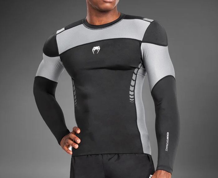 Rashguard Venum Tempest taille L neuf avec étiquette