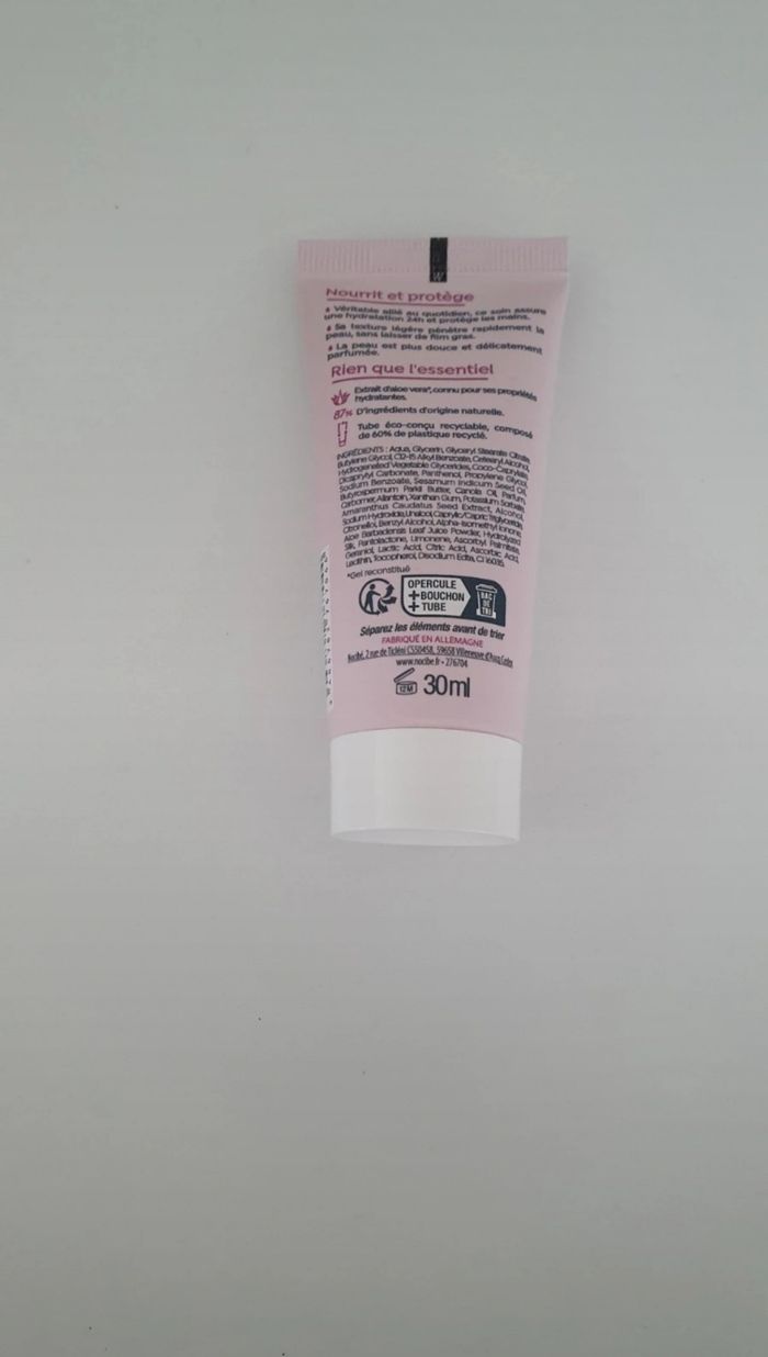 Crème pour les mains  neuve - photo numéro 2