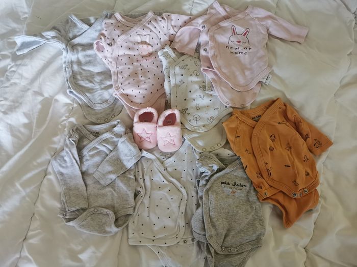 Lot pyjama grenouillère et bodies - photo numéro 7