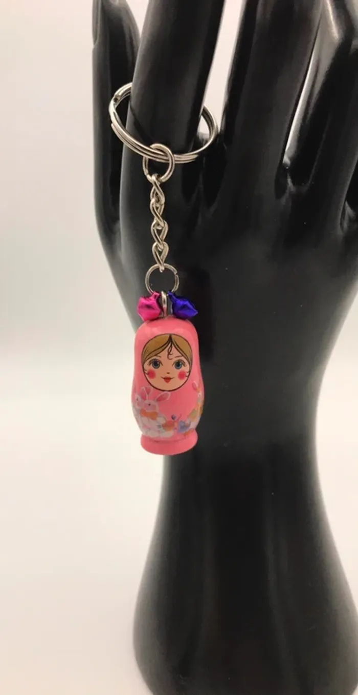 Porte-clés, Bijou de sac Poupées Russes Matryoshka en Bois - Couleur Rose + Motifs Lapins - photo numéro 3