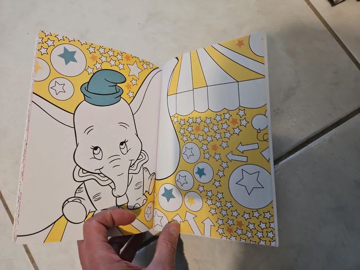 Livre incroyables coloriages Neuf cont1 - photo numéro 18