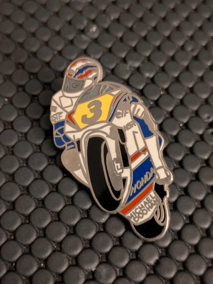 Pin's moto Honda nsr Mick Doohan double attaches Locomobil