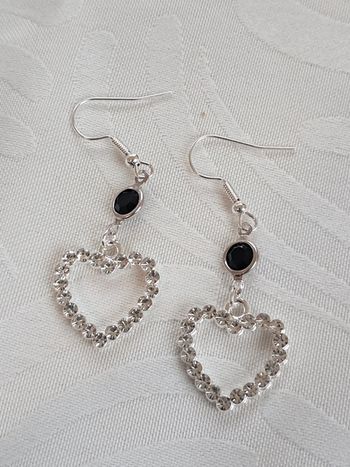 Boucle d'oreille coeur noir