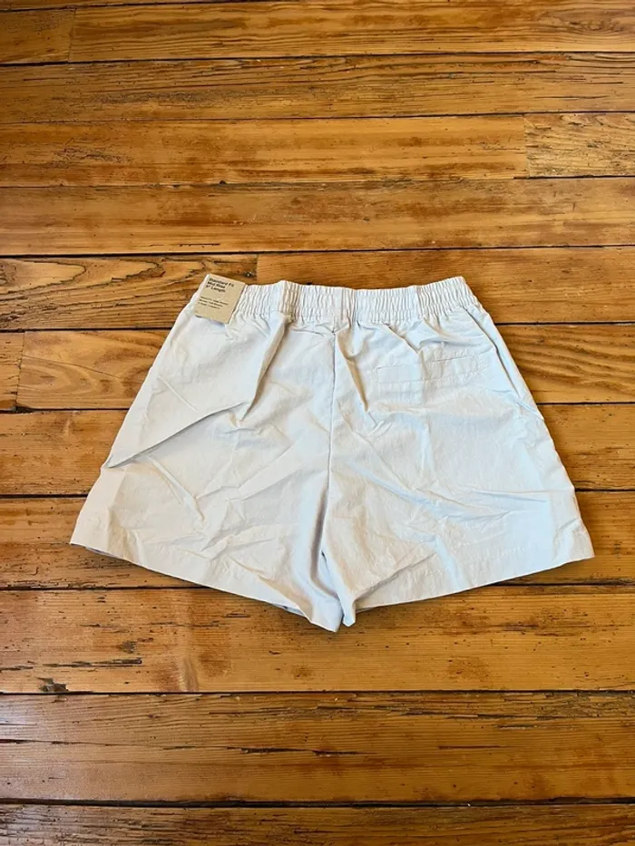 Short Nike rose grisé - photo numéro 2
