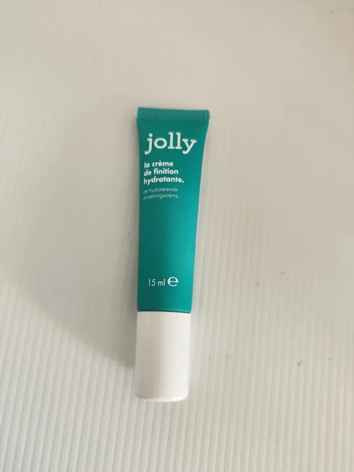 Jolly la crème de finition hydratante 15 ml  date 05/2025