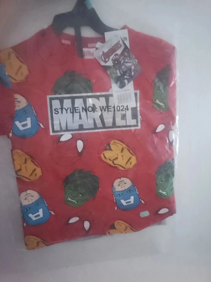 Ensemble t shirt + short Marvel