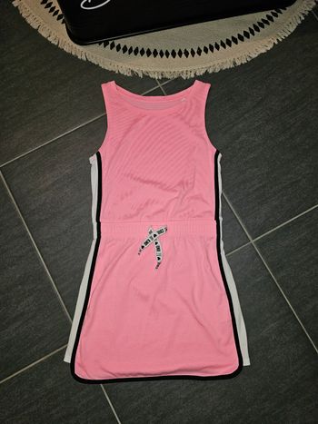 Robe rose taille 134.140