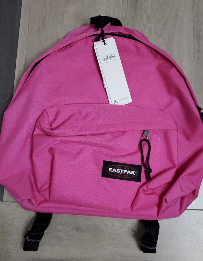 Sac à Dos EASTPAK 24L Neuf.