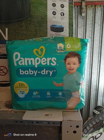 136 couches  baby dry  taille