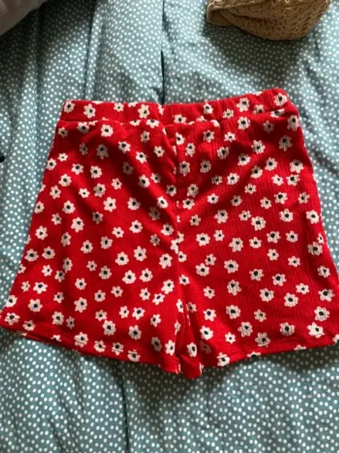 Short rouge à fleurs Only - photo numéro 7